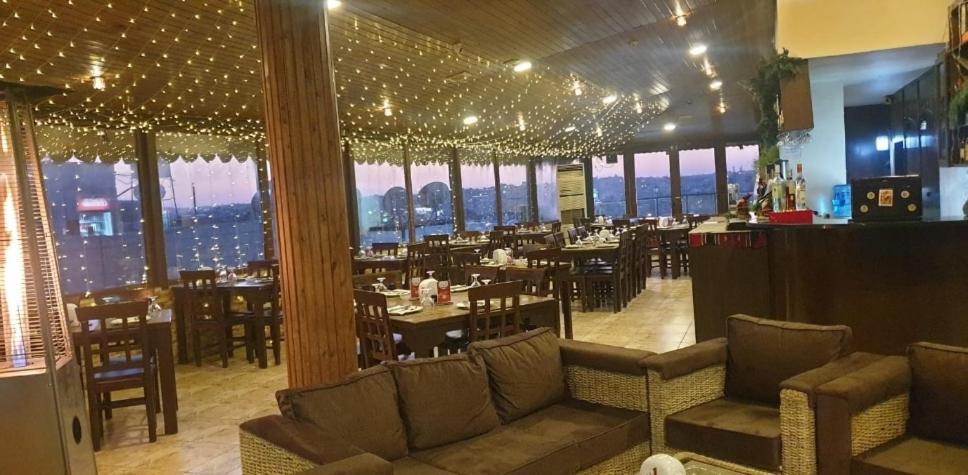 Saint John Hotel Madaba Esterno foto