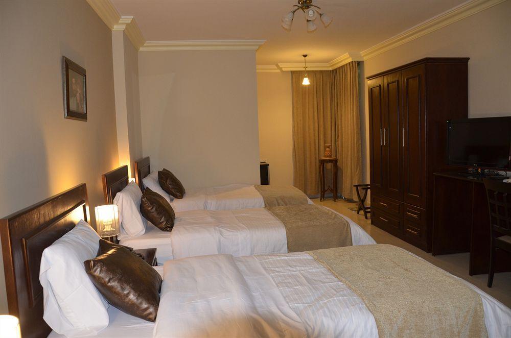 Saint John Hotel Madaba Esterno foto