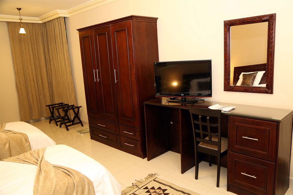 Saint John Hotel Madaba Esterno foto