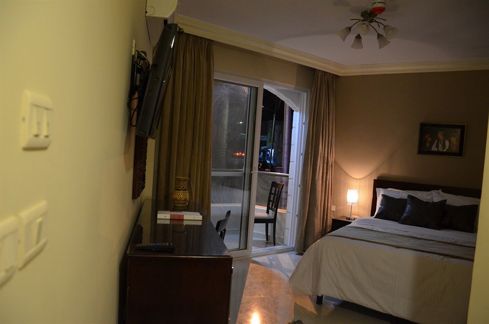 Saint John Hotel Madaba Esterno foto