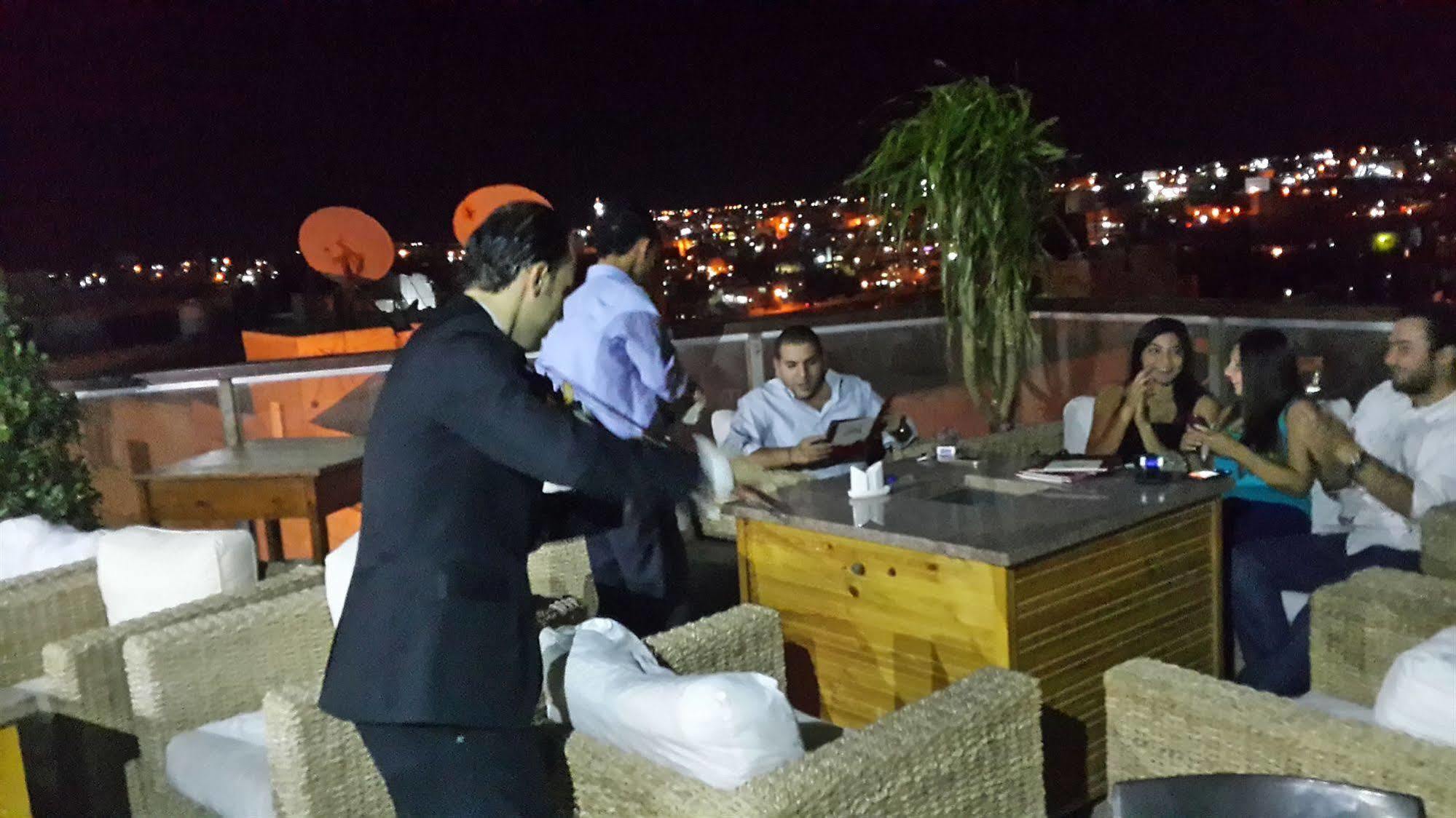 Saint John Hotel Madaba Esterno foto
