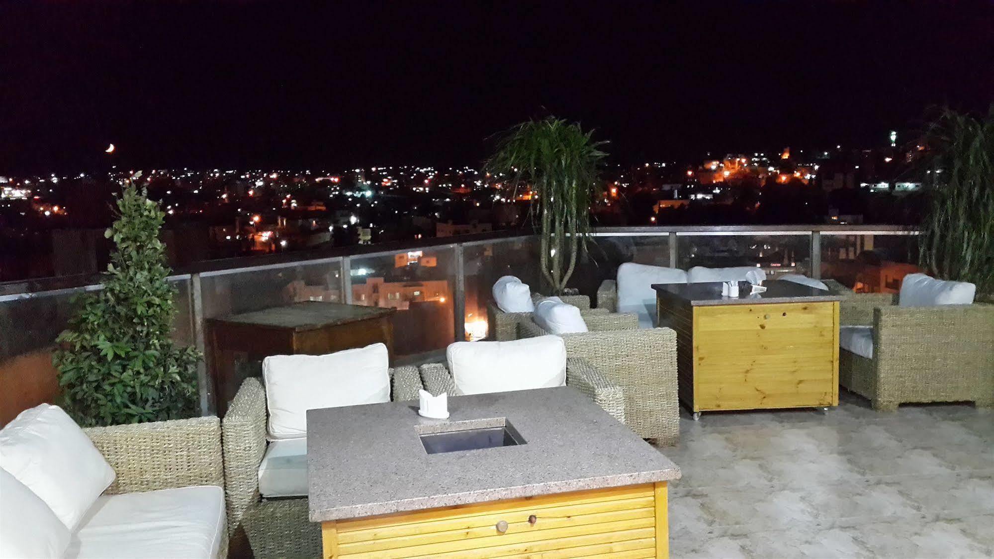 Saint John Hotel Madaba Esterno foto
