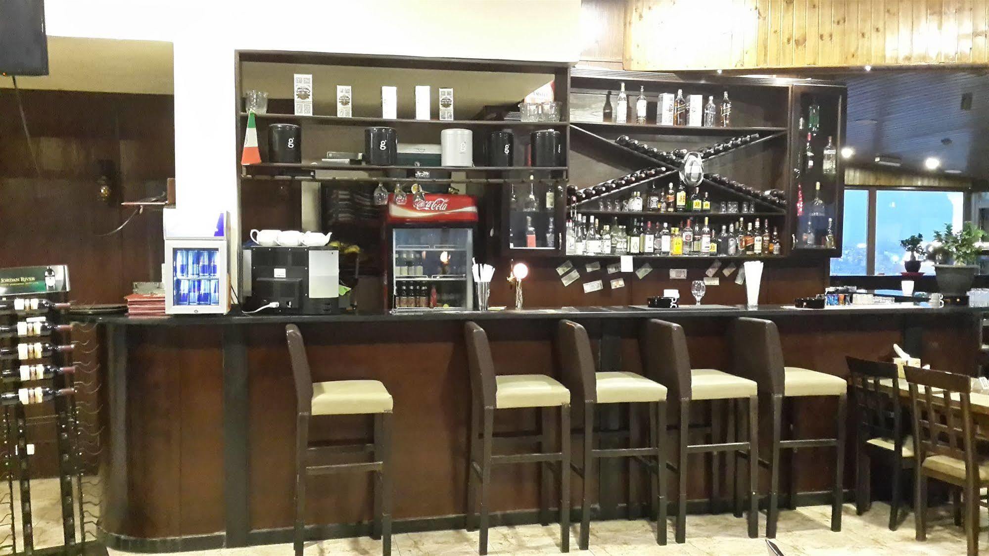 Saint John Hotel Madaba Esterno foto